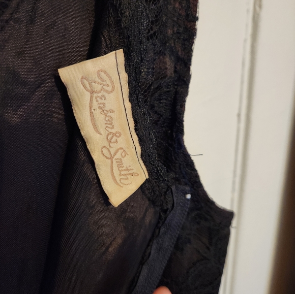 True Vintage Lace Shift Dress - Picture 4 of 5